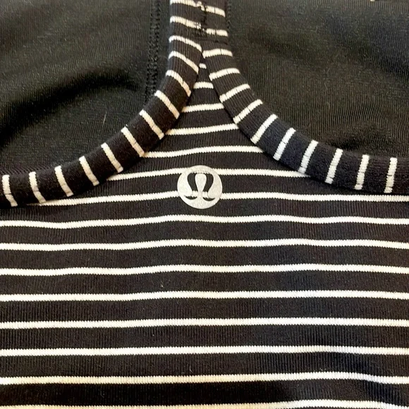 Lululemon top size small - Picture 2 of 3